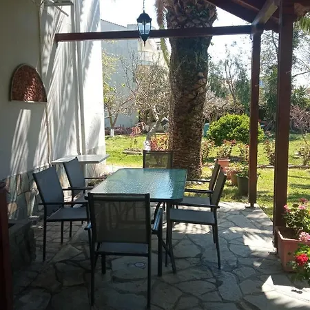 Sofia's Garden Apartment *