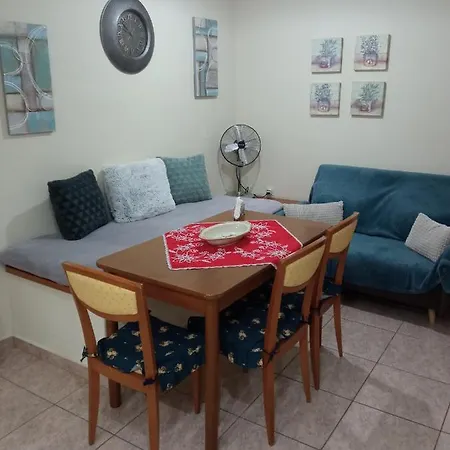 Sofia's Garden Apartment *